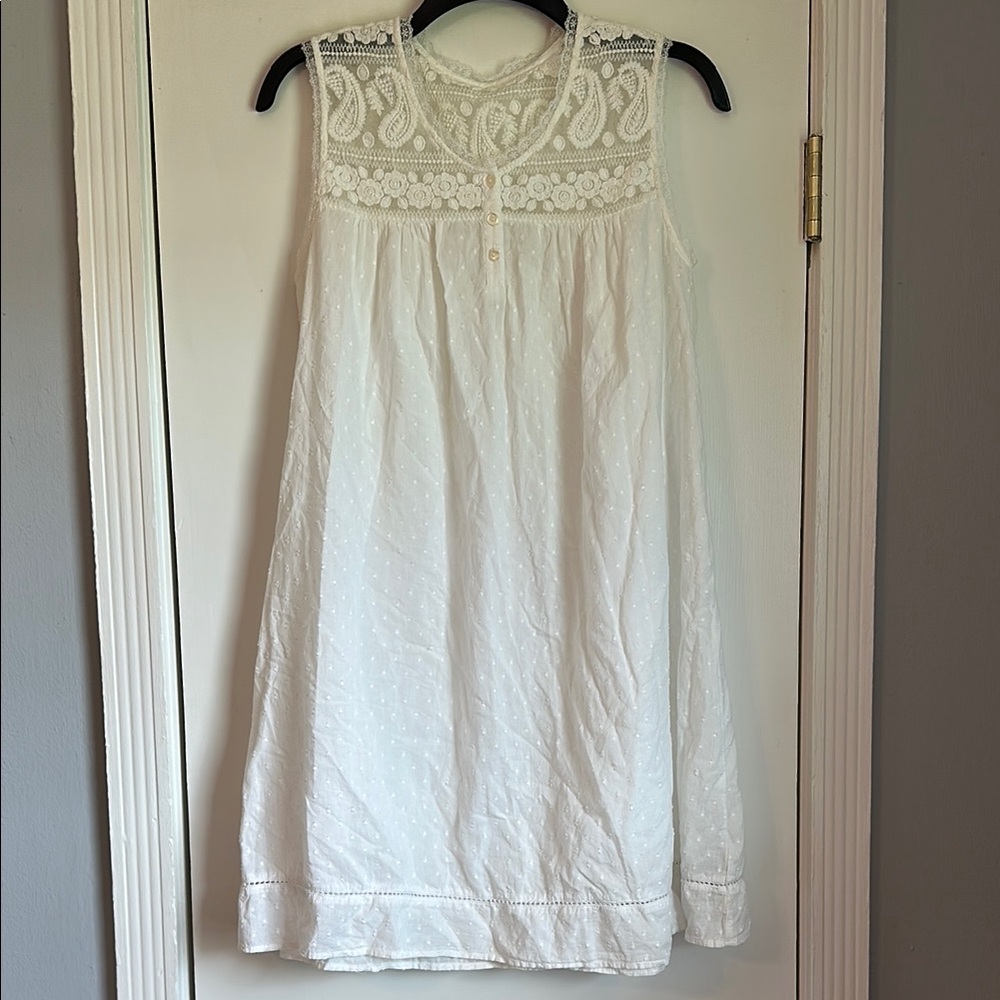 Artisan Ny White Lace Blouse with Romantic Bohemian Flair